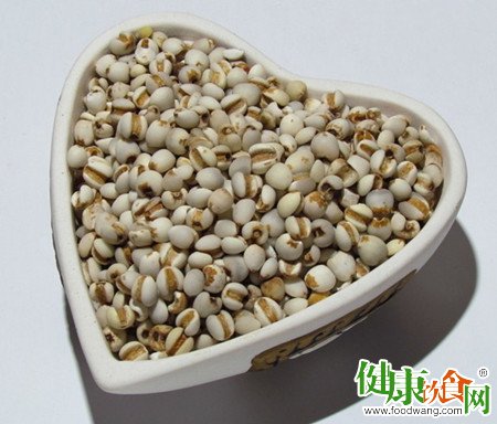 薏米的功效与作用：薏米具有健脾、补肺、清热、利湿的作用