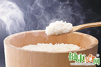 烹饪技巧：蒸米饭的“四字秘诀”