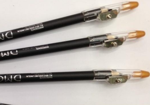 高光笔怎么用​ 高光笔和修容棒有什么区别(图1)