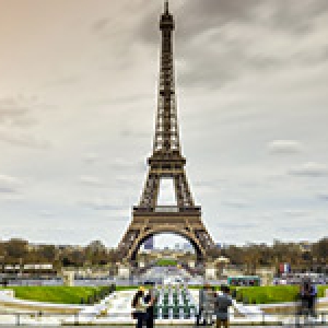 法国埃菲尔铁塔有多高 法国埃菲尔铁塔的高度